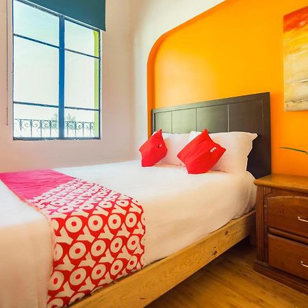 Oyo Hotel Hare Krishna Монтеррей Экстерьер фото